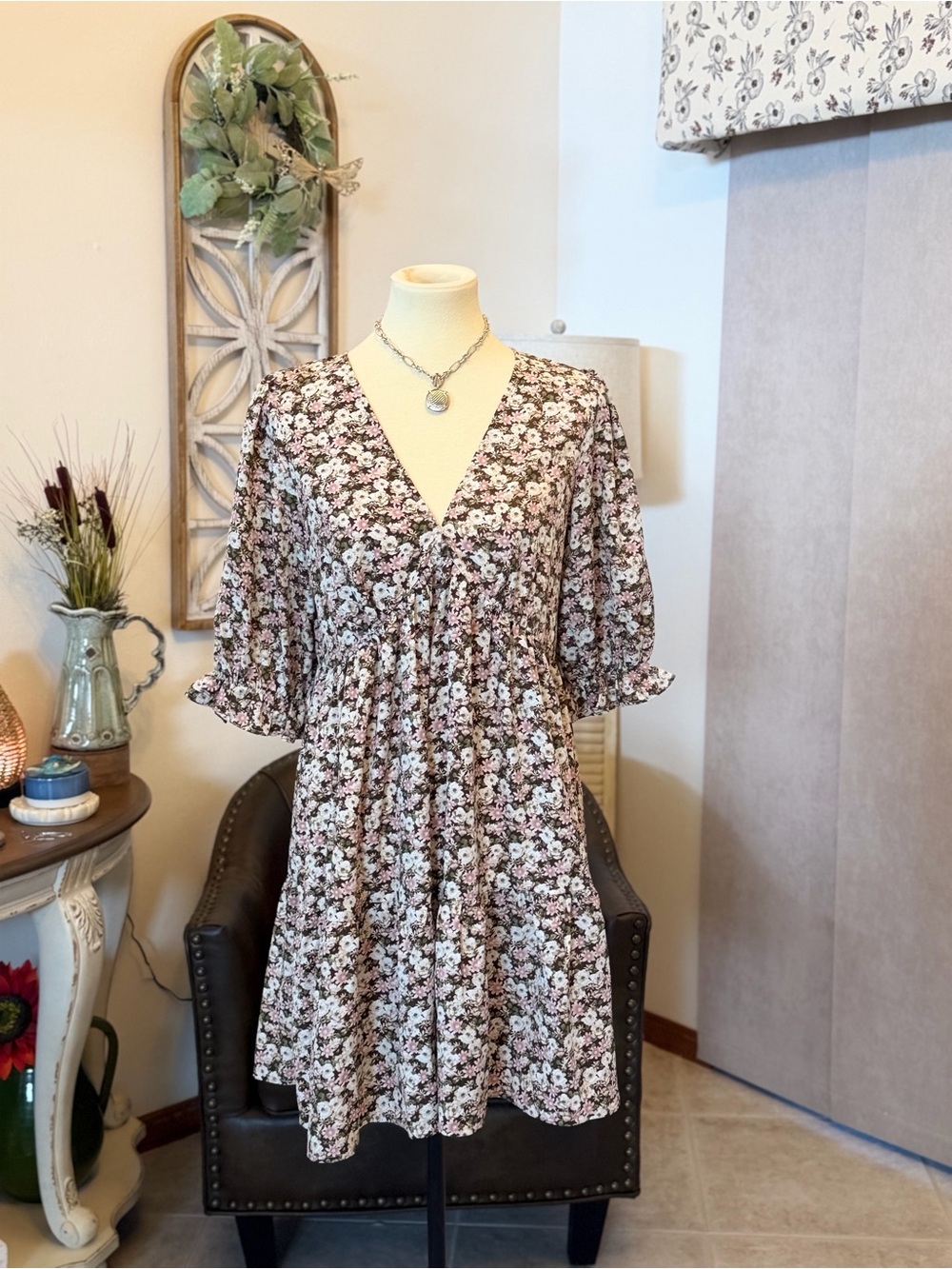 Boho peasant style Floral V-Neck Mini Dress nwt